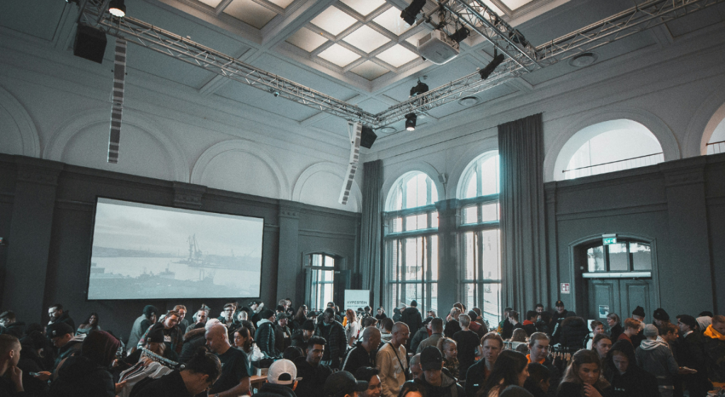 Top 7 features to look for in event management software for business of different sizes